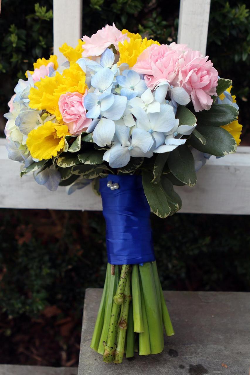 Is it cruel to mention my wedding and not post pictures of me or Teddy from that day? Too bad! This post is about hydrangeas! Is it cruel to mention my wedding and not post pictures of me or Teddy from that day? Too bad! This post is about hydrangeas!